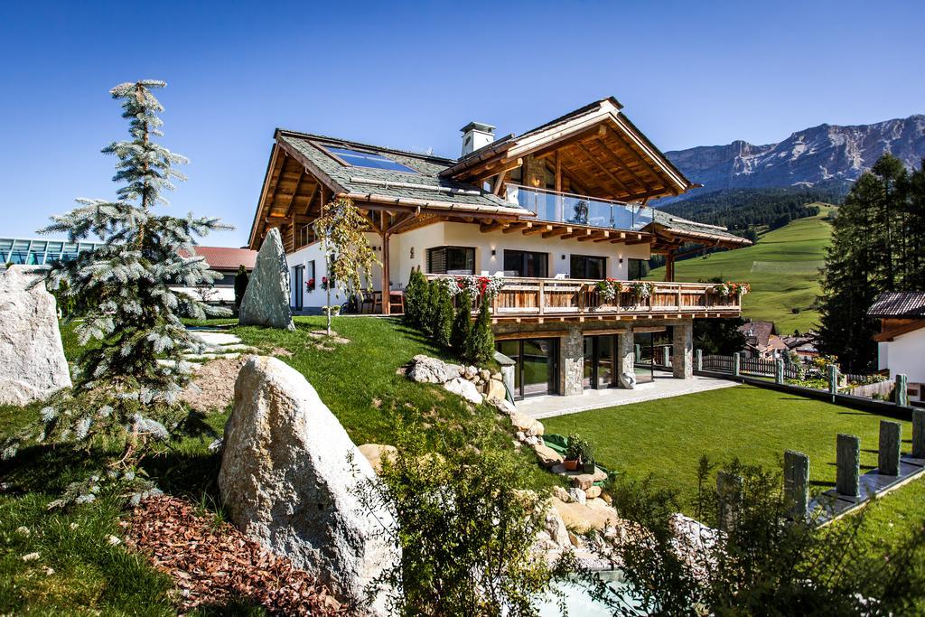 Chalet Stefan - Apartments La Villa  Dış mekan fotoğraf
