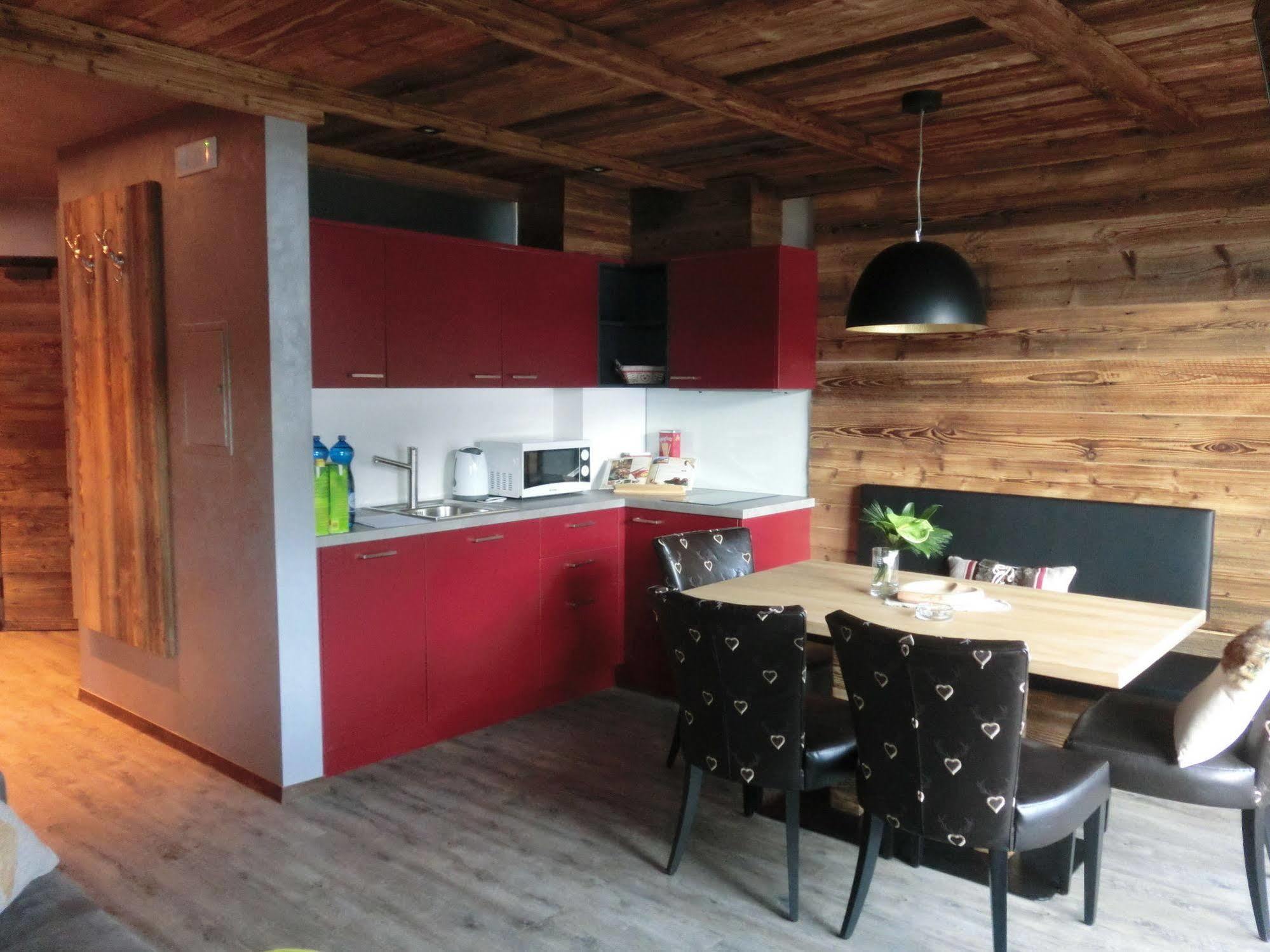 Chalet Stefan - Apartments La Villa  Dış mekan fotoğraf